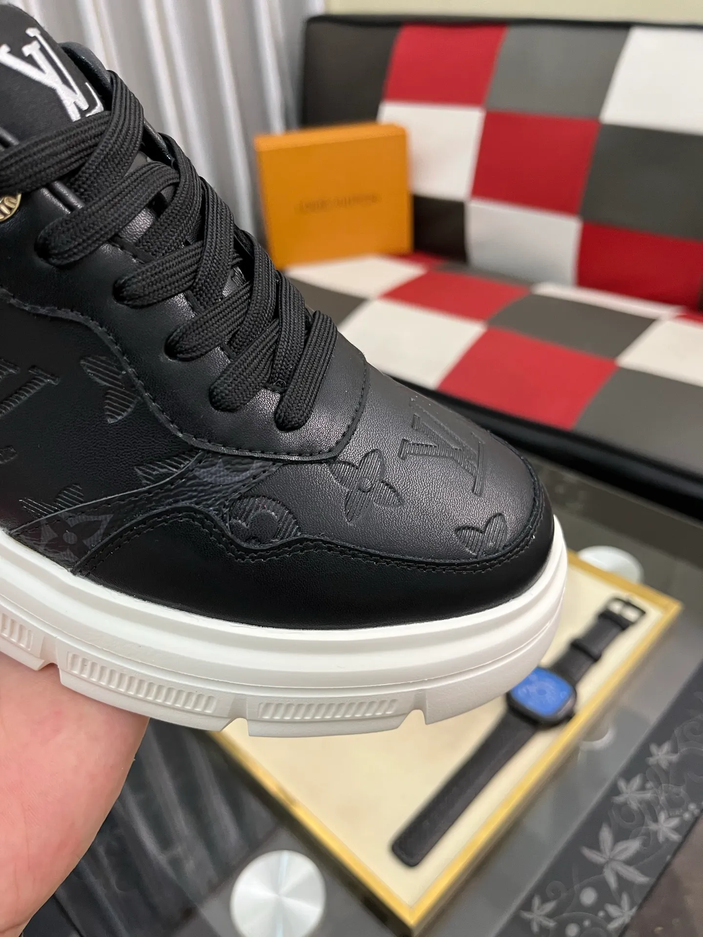 Men's shoes💰420⌚️⌚️"LOUI* VUITTO*" popular men's casual shoes, genuine Italian development💯purchasing level quality✔️The upper is made of official website material first-layer cowhide, comfortable and soft sheepskin feet⚡️Fashionable and versatile. The toe last shape is firm and full, and the soles are made from LV original molds and can be moved in and out of the counter at will. Light and comfortable on the foot~purely handmade, details determine quality! Size:38-442️⃣Colors available